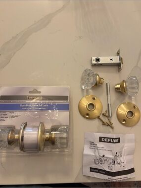 Glass Door Knob Set in Clear and Gold